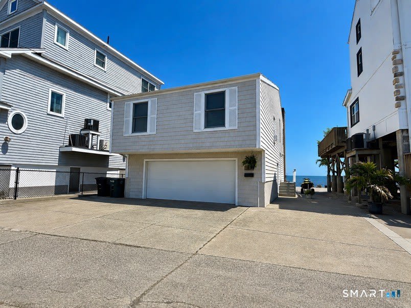 747 E Broadway – photo 2
