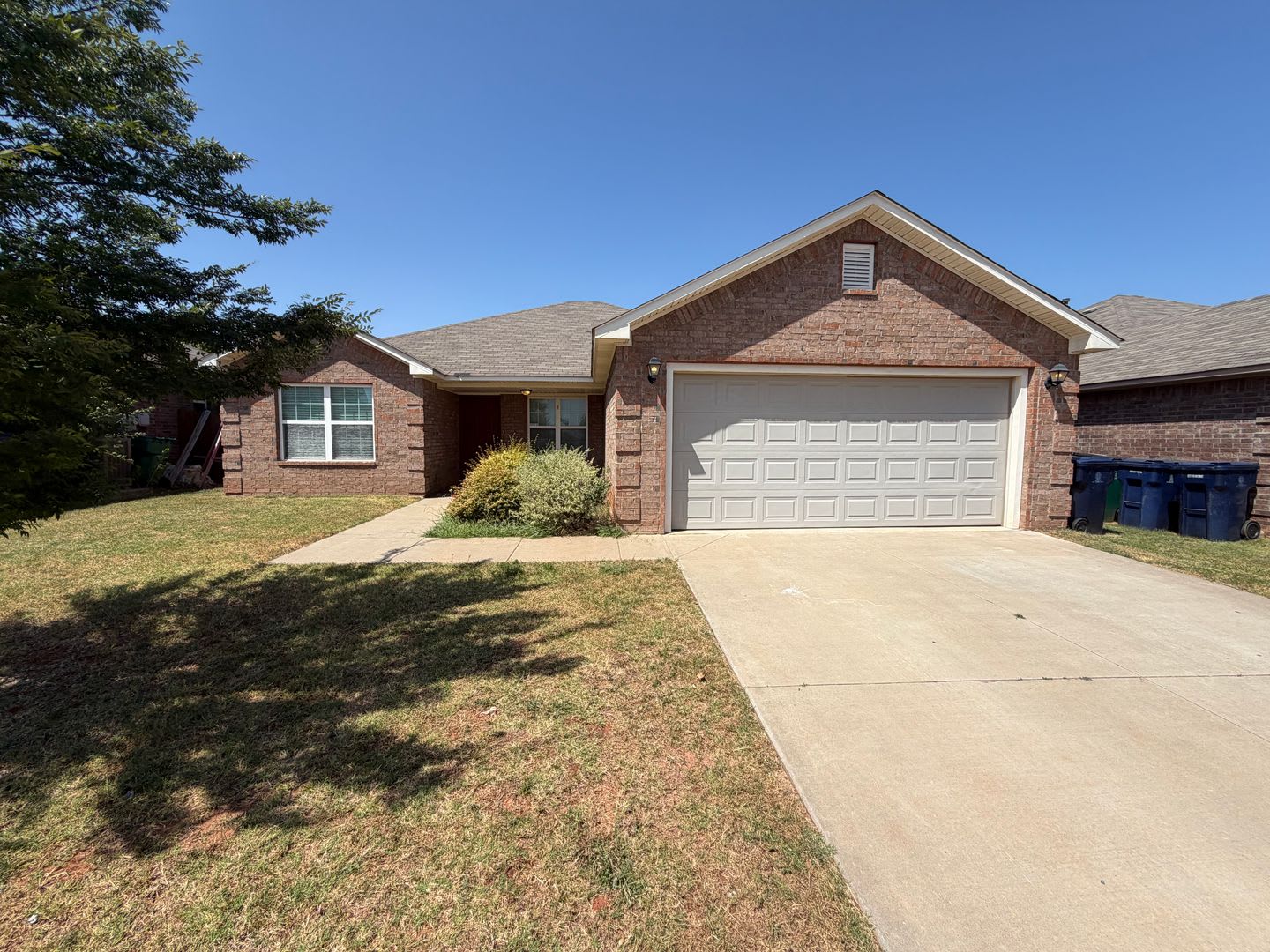 Beautiful 3 Bed 2 Bath in Moore – photo 1
