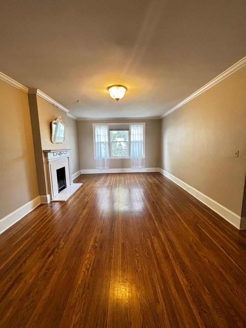 Immaculate 2/1.5/1 Condo off of Riverside Dr with a perfect river view from the top floor! – photo 3