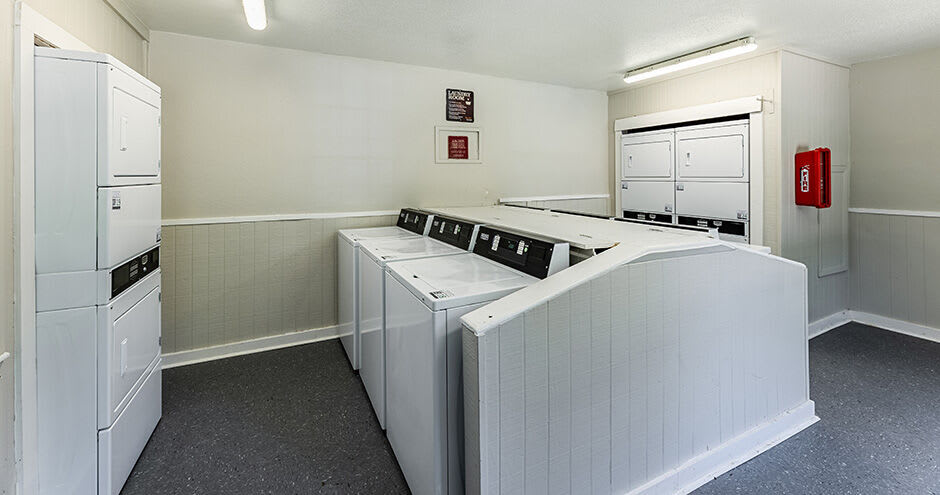 Brookhollow Apartments – photo 1