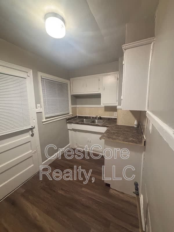 839 Leon Pl – photo 4