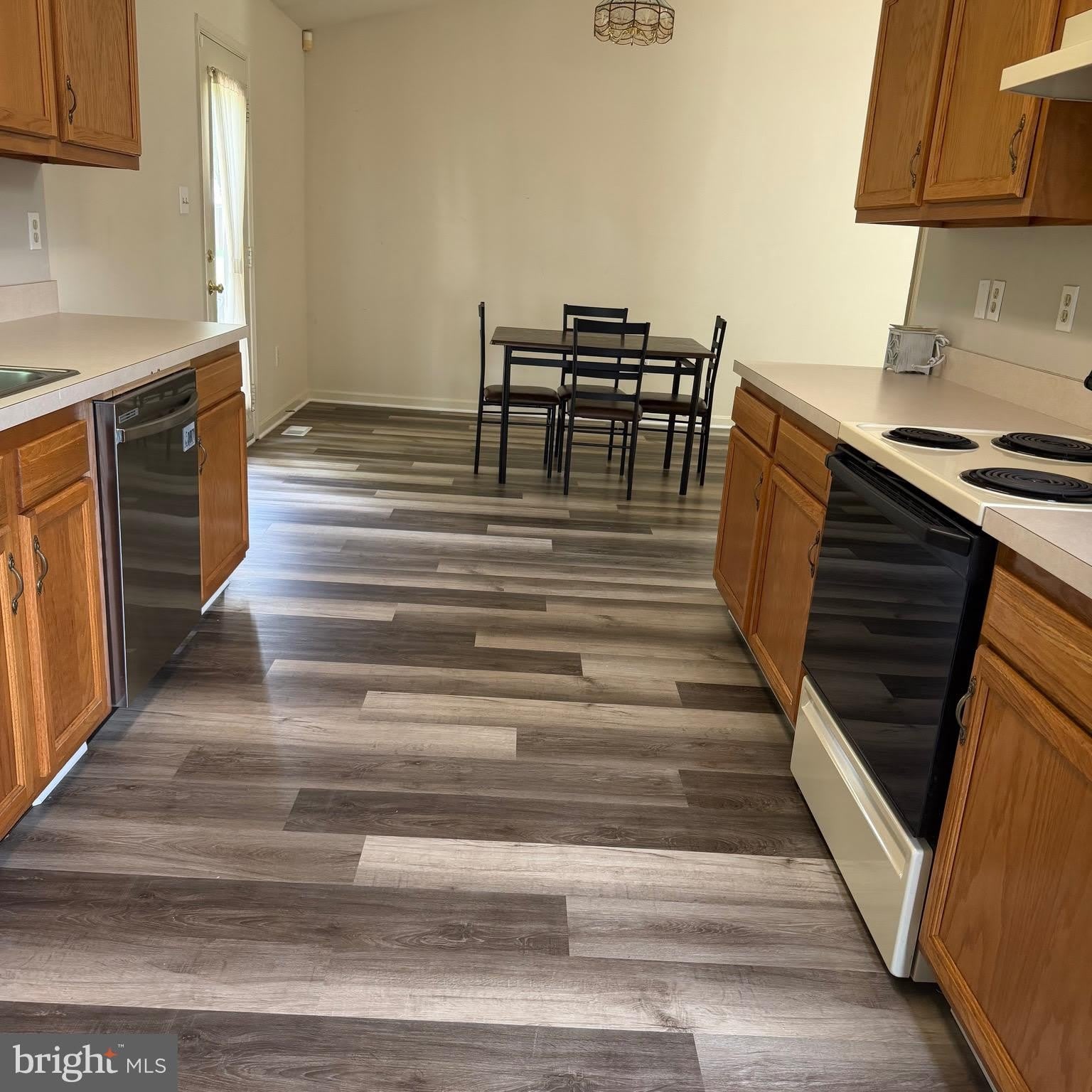 11722 CAMELOT Way – photo 5
