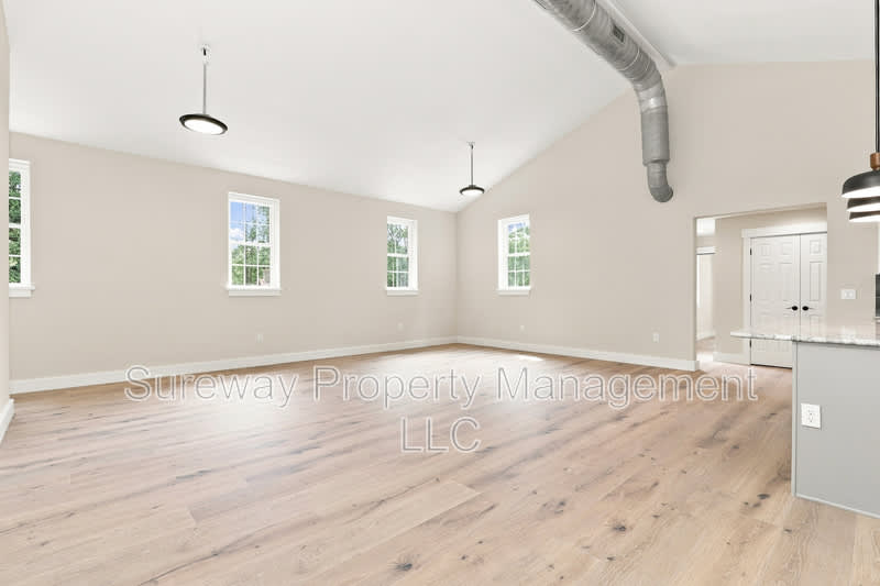 5567 Pennell Road – photo 3