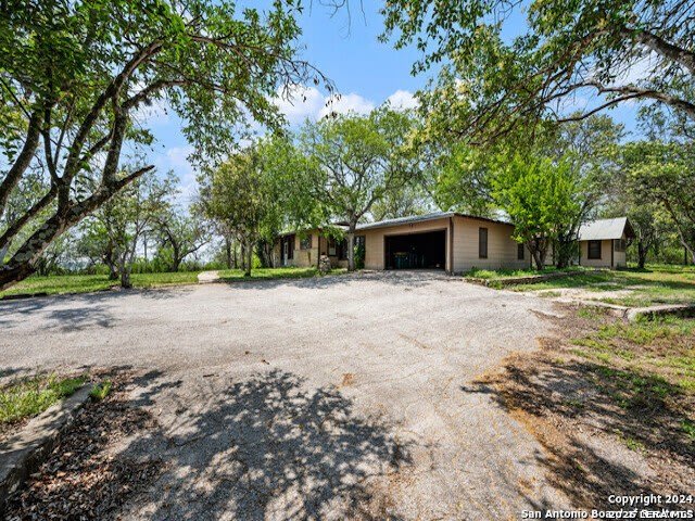 932 Toepperwein Rd – photo 4