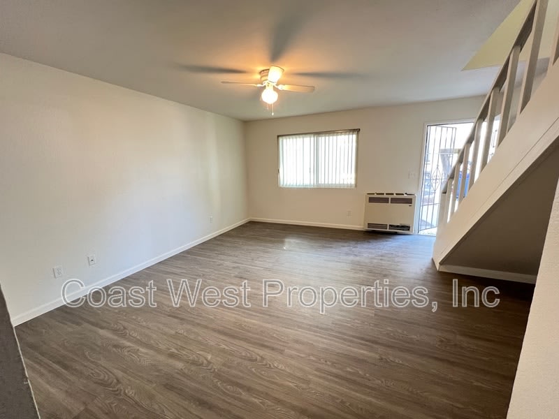 1176 Cypress Avenue – photo 2