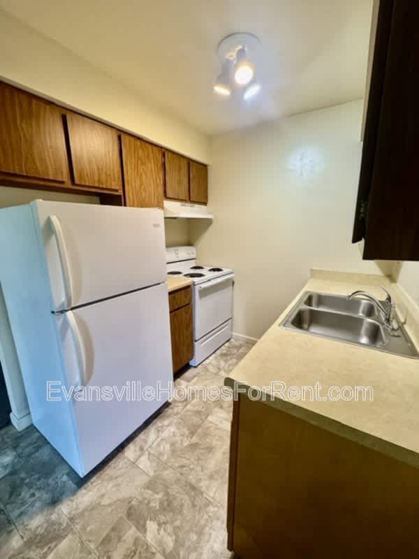 426 South Bosse Avenue – photo 3