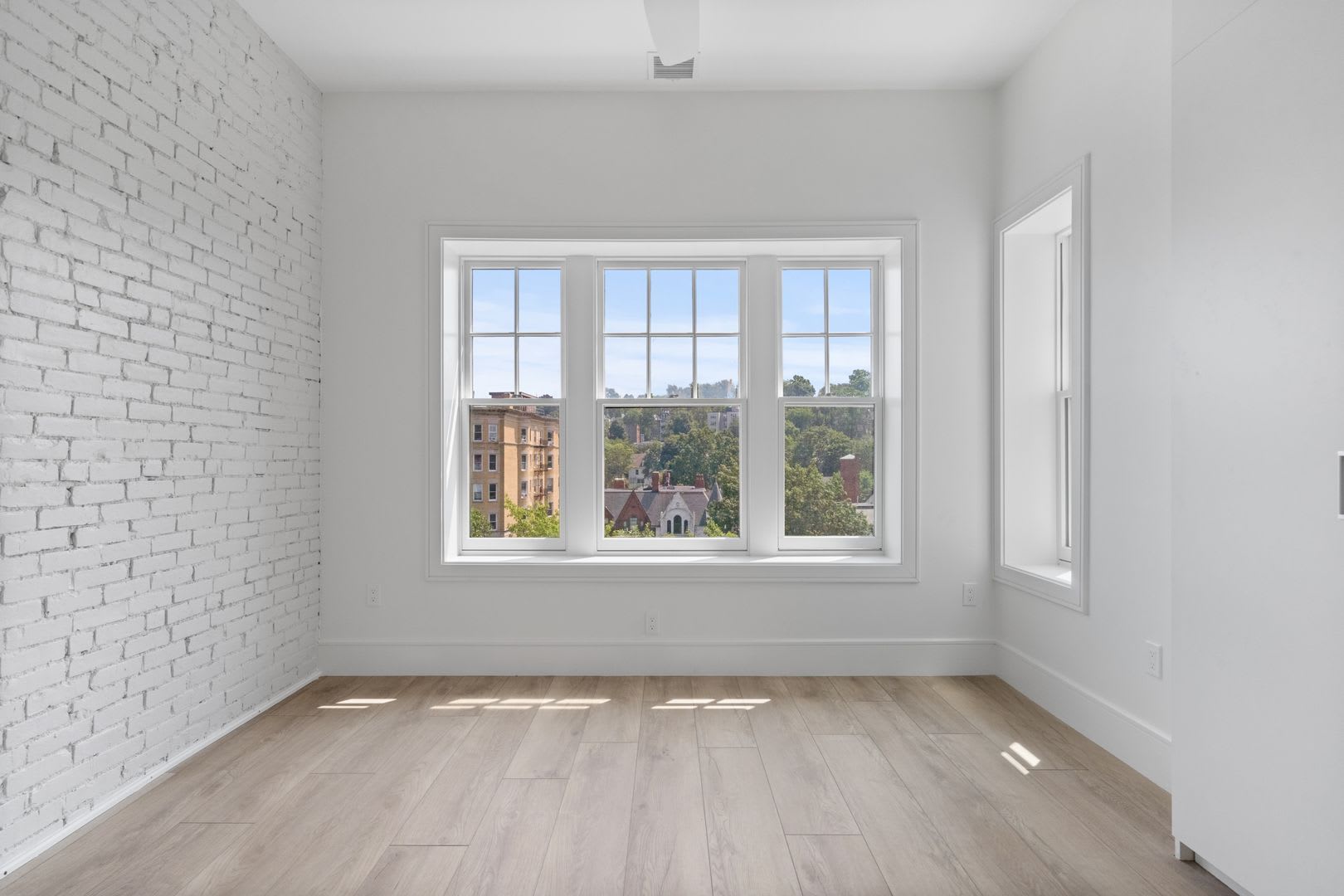 4 Bed 4 Bath – photo 4