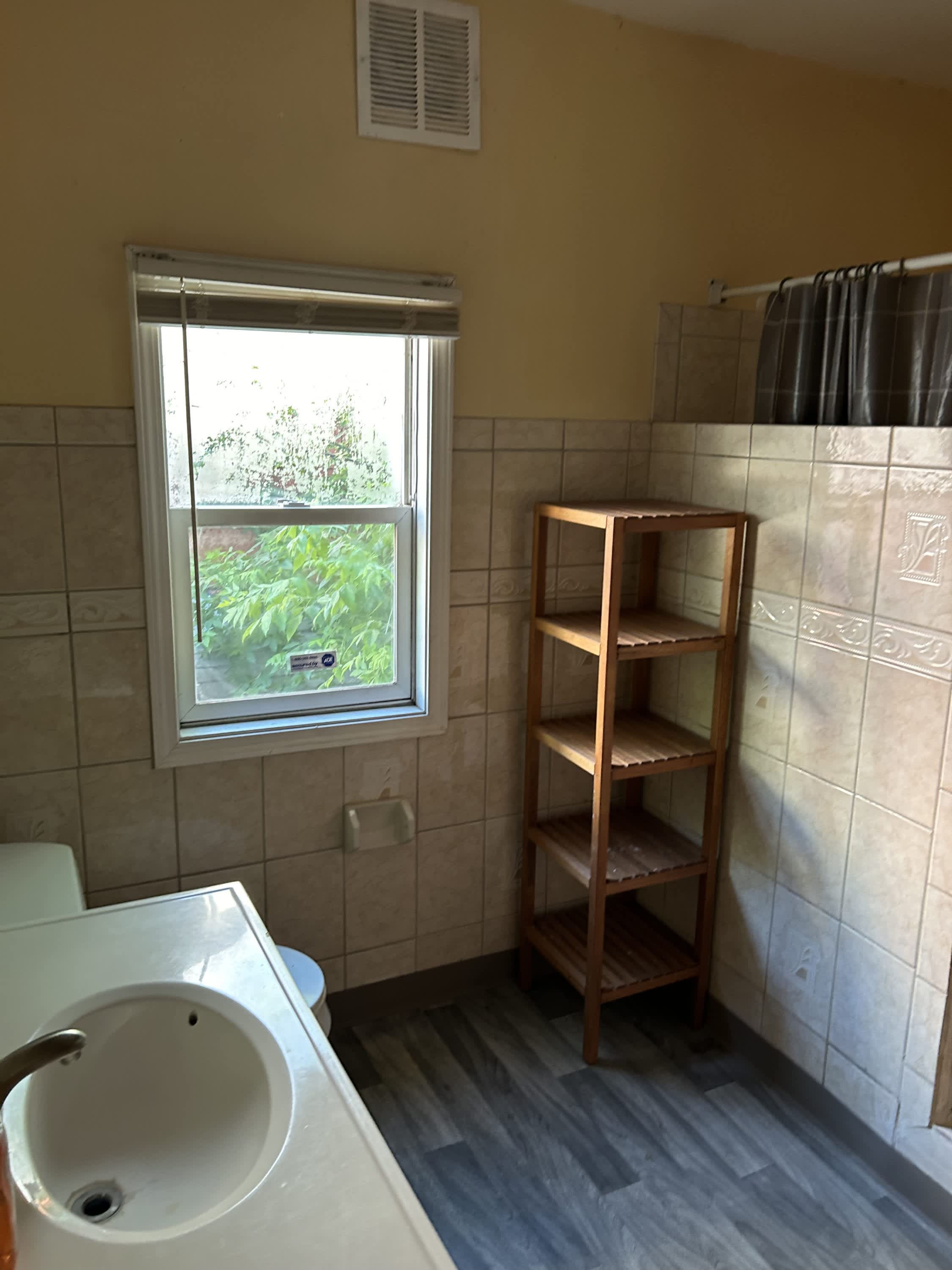 175 Lisbon Avenue – photo 1