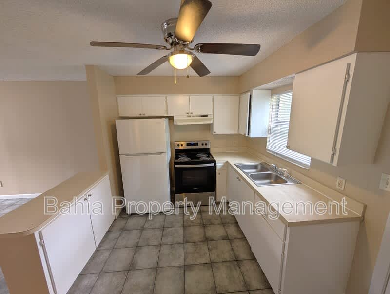 3307 N 77th St – photo 5