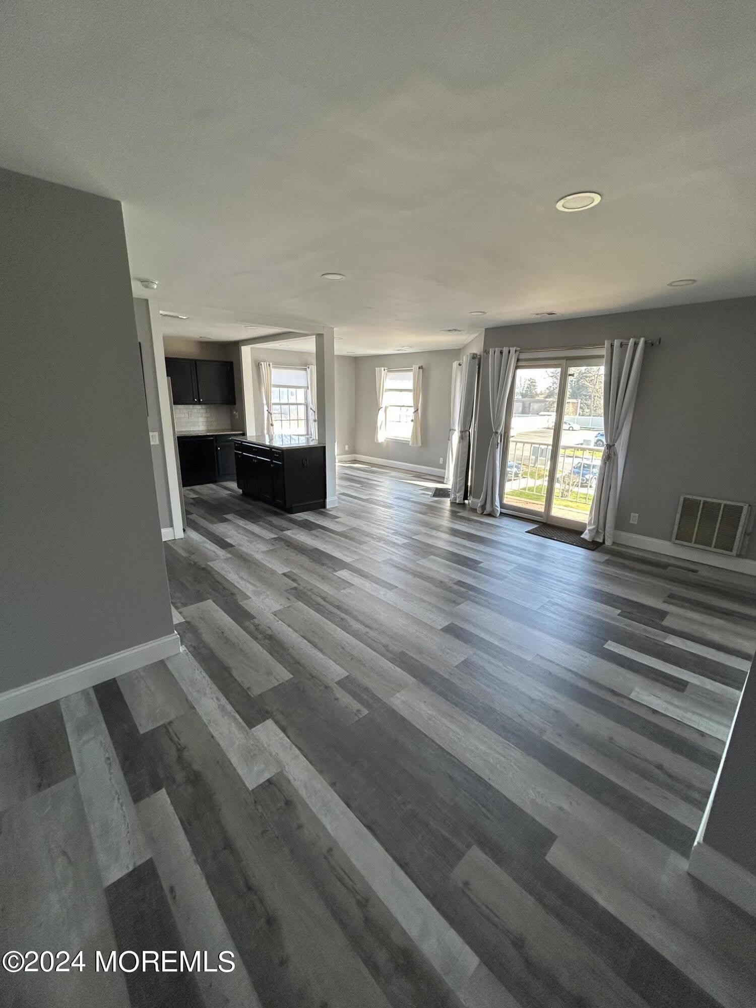 231 Atlantic Street – photo 2