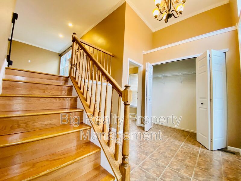 475 Stoneglen St – photo 4