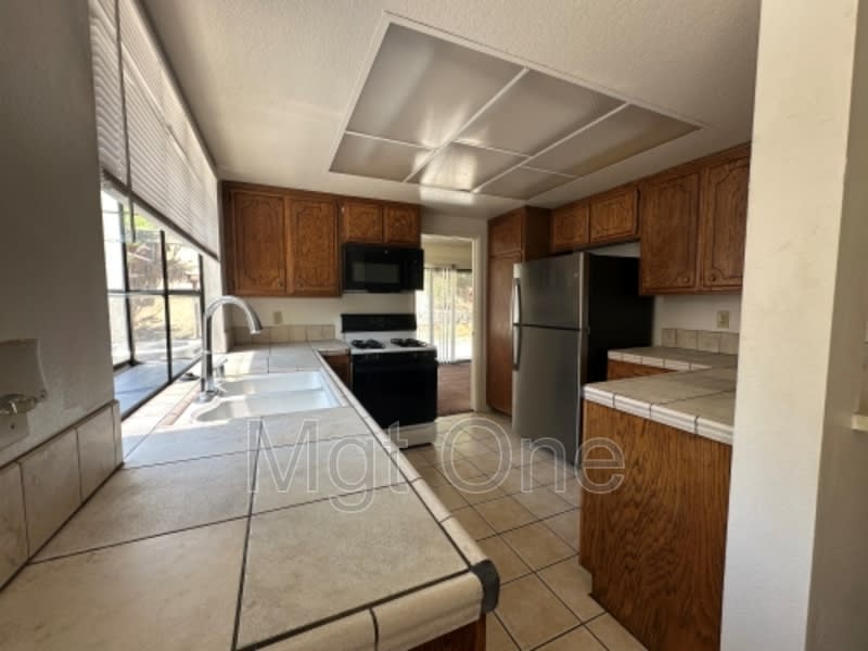 7575 Skyview Rd. – photo 2