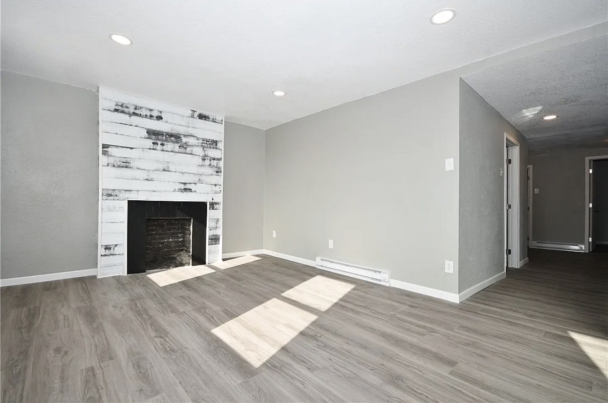494 8th St – photo 4