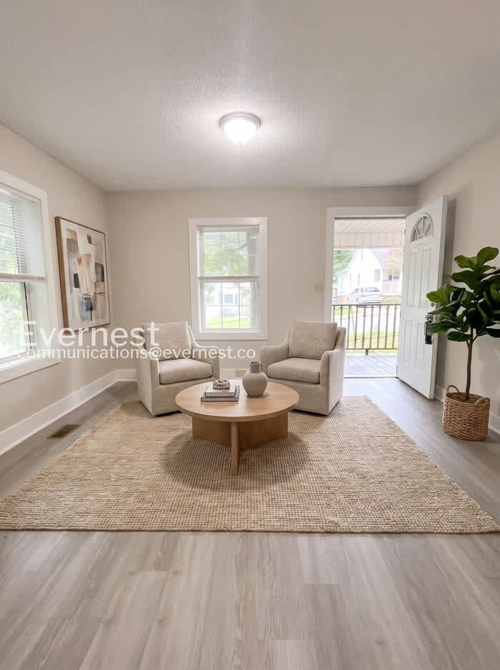 221 West Twenty-Third Street – photo 2