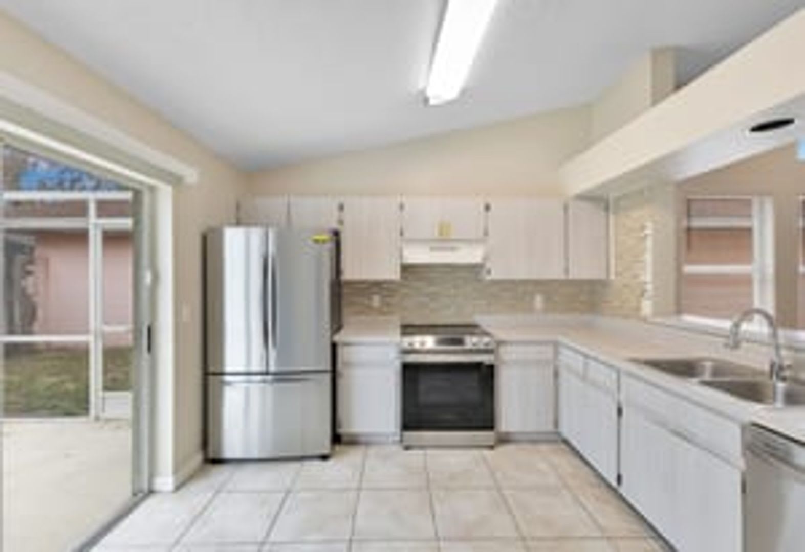 8821 Parliament Court, a 3-bedroom, 2-bathroom, pool home – photo 3