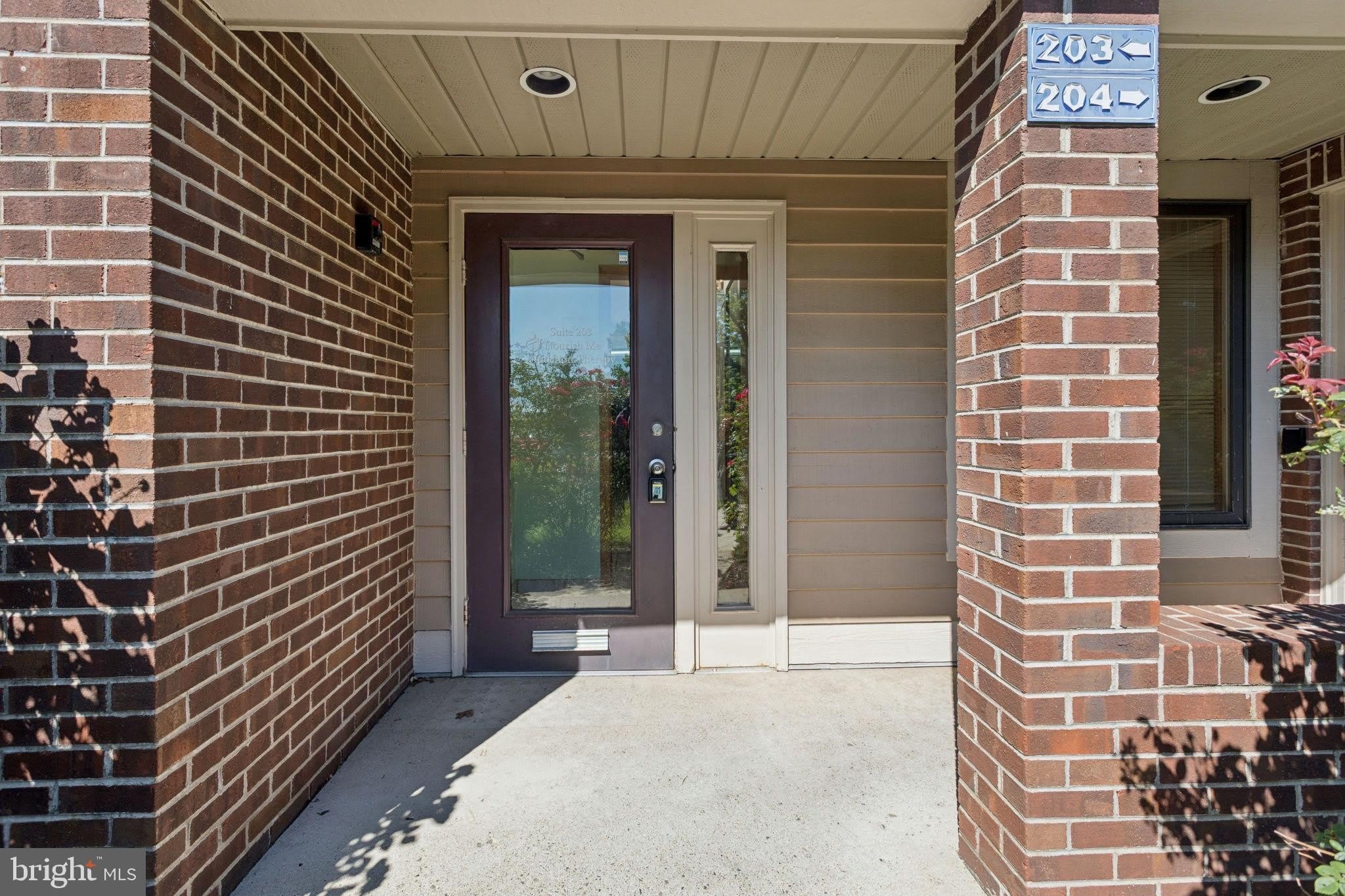 172 MIDDLETOWN Boulevard – photo 1