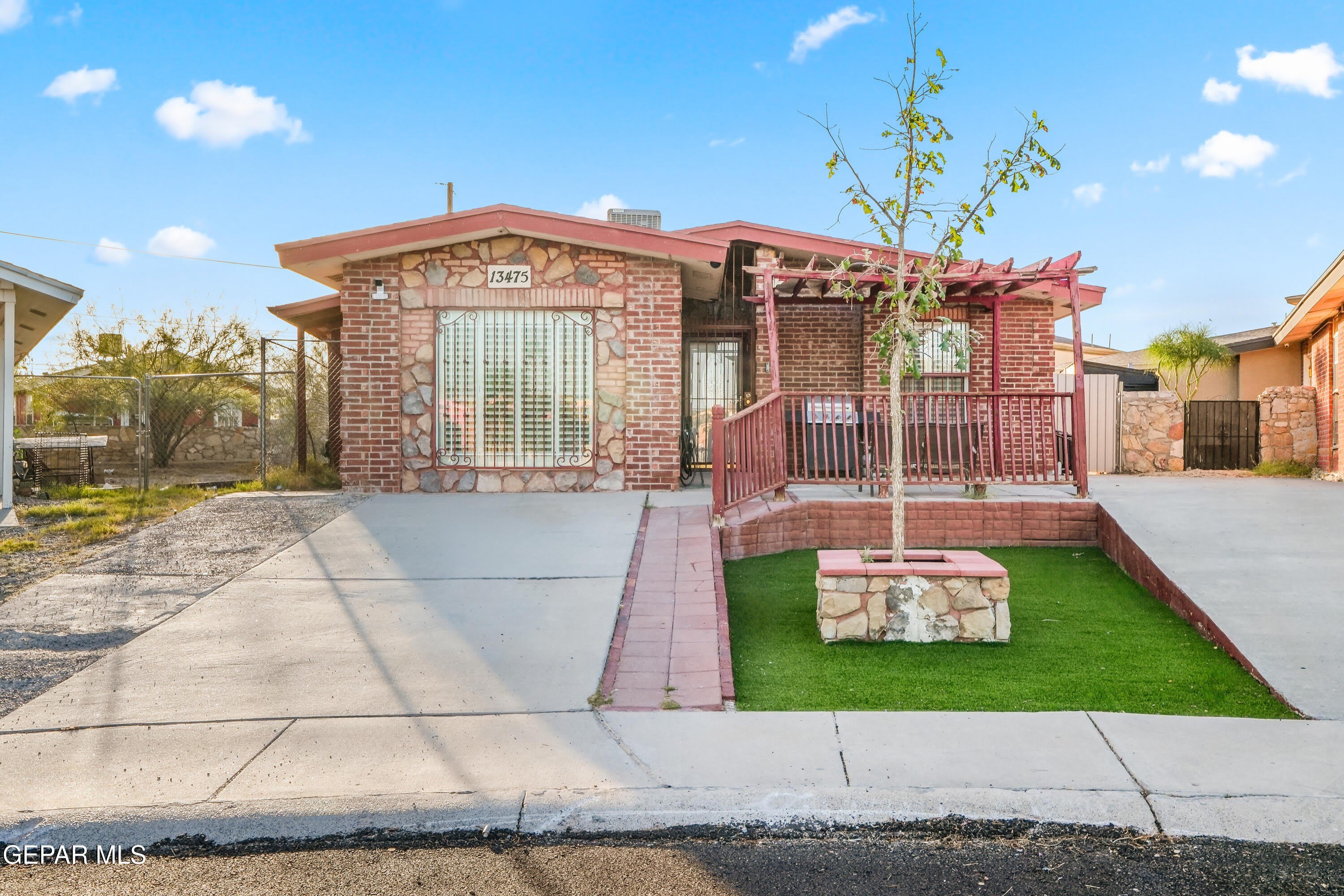 13475 Sunset Hills Drive – photo 1