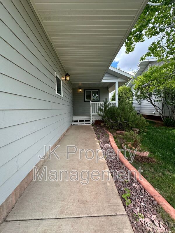 3209 Wild Rose Ln – photo 2