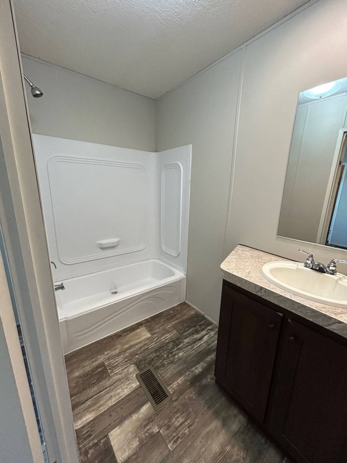 1106 Victoria St – photo 5