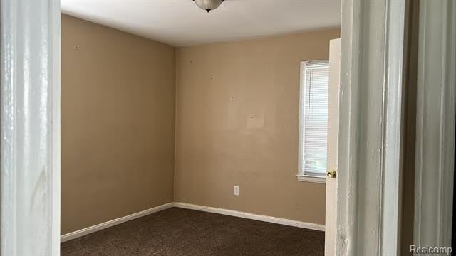 18631 Margareta Street – photo 3