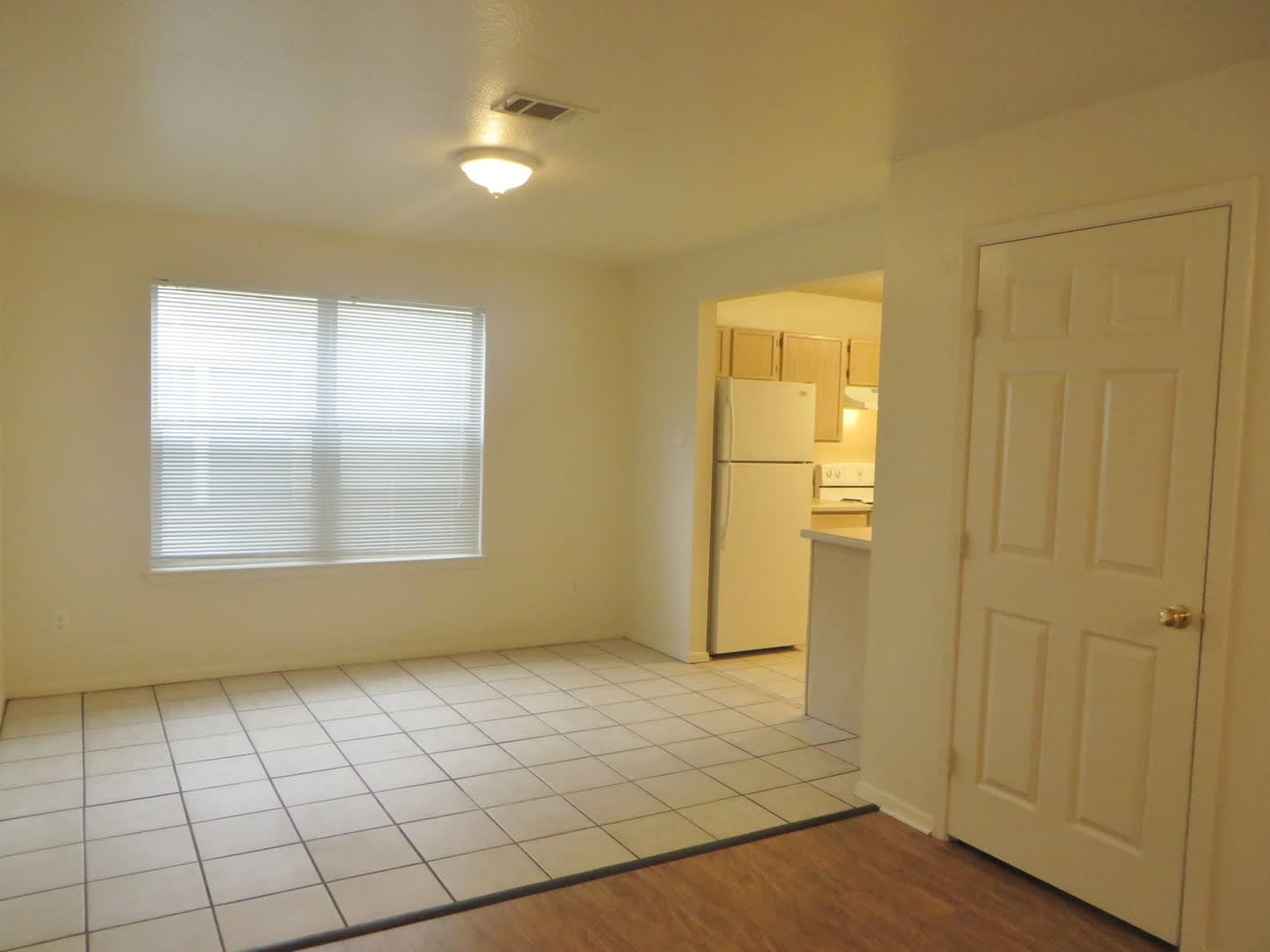 2 Bedroom 2 Bathroom Unit In Georgetown – photo 3
