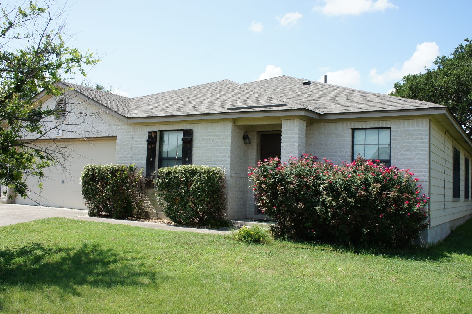 3 Bedroom 2 Bathroom Georgetown Home – photo 1