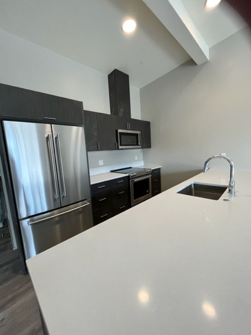 Luxury 2 Bed 2 Bath On The 2Nd Floor To View The Mountains – photo 2