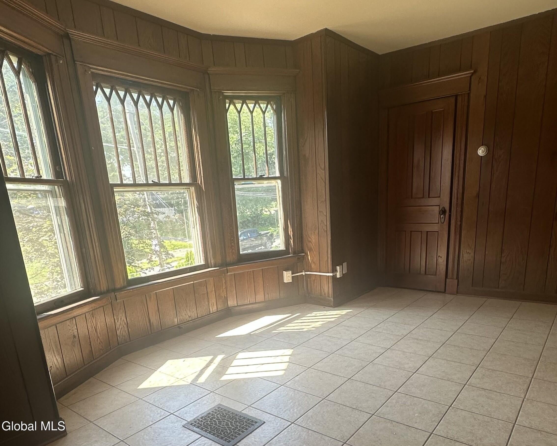 1617 Campbell Avenue – photo 3