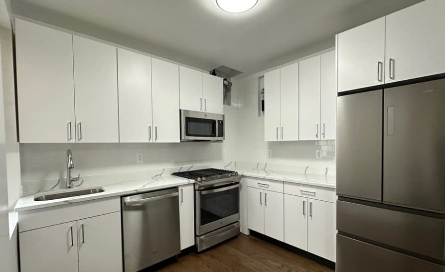 73 W 12th St – photo 1