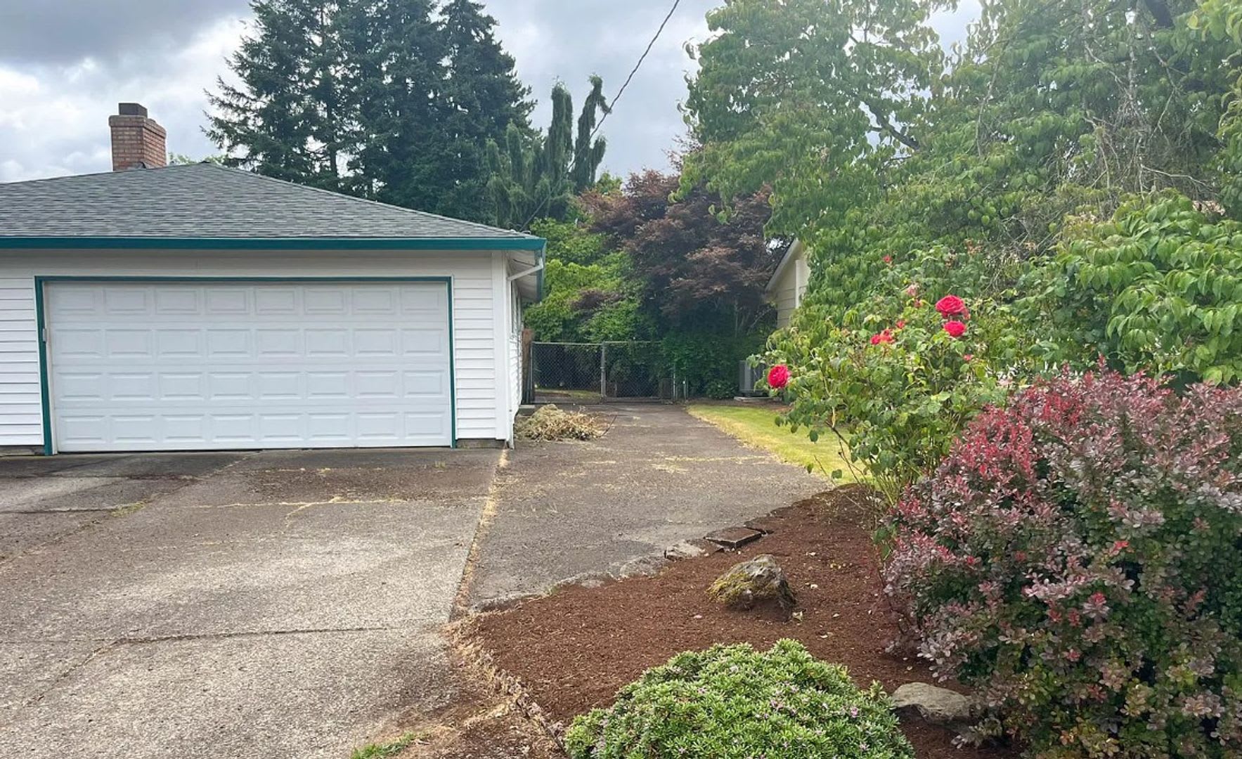 Charming Milwaukie Home in a Convenient Neighborhood – photo 2