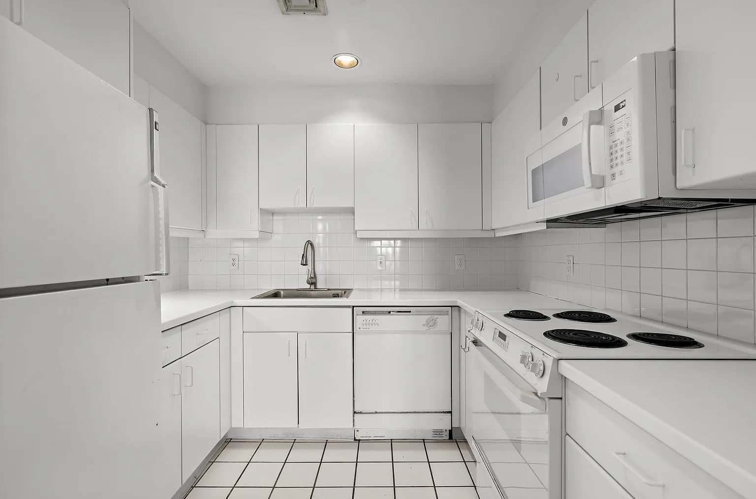 206 Shearwater Ct W Apt 61 – photo 2
