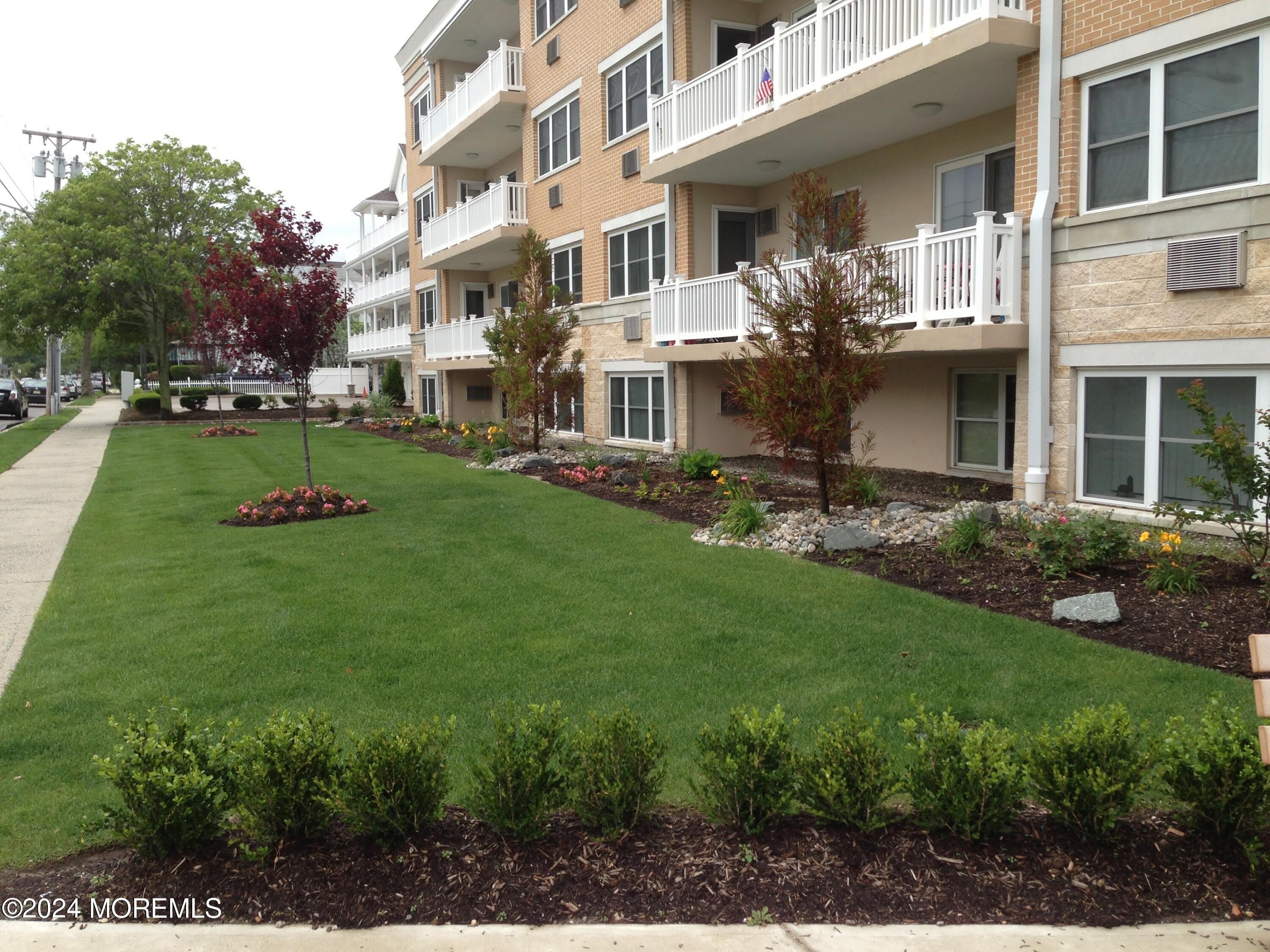 200 Ocean Park Avenue – photo 2