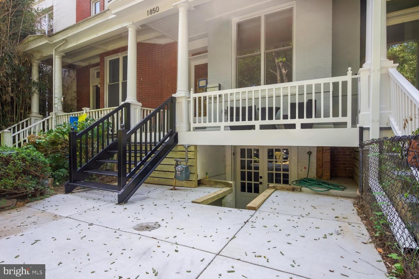 1850 INGLESIDE TER NW #2 – photo 2