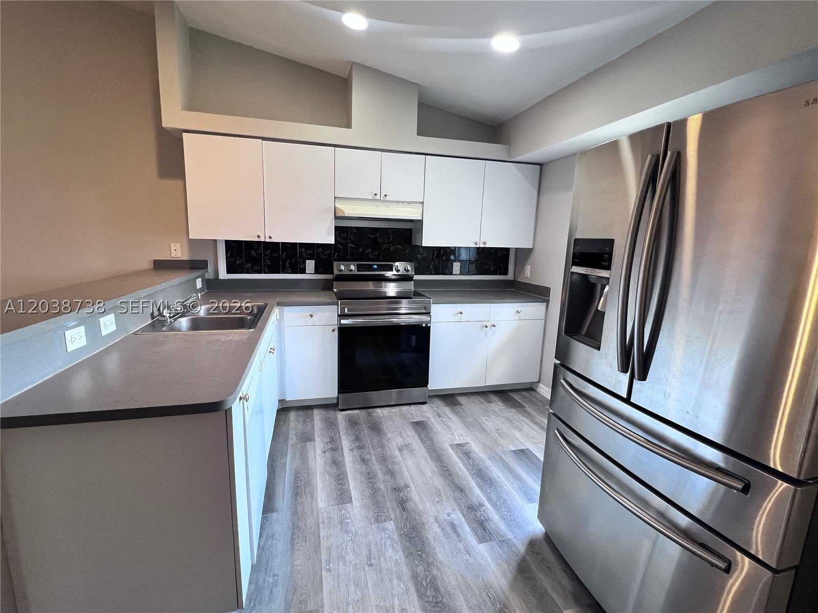 1808 SW SANTA BARBARA PL – photo 3