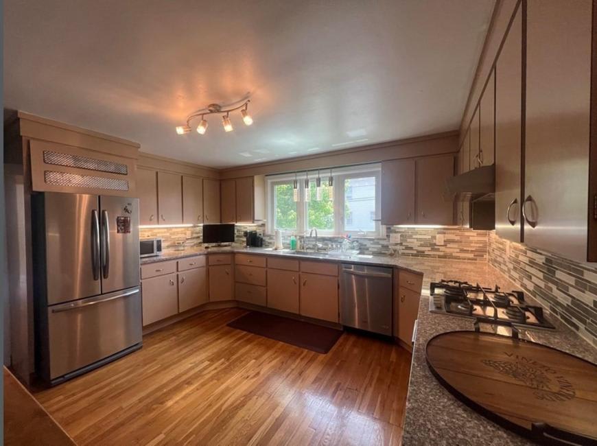 159 willis Ave. – photo 1