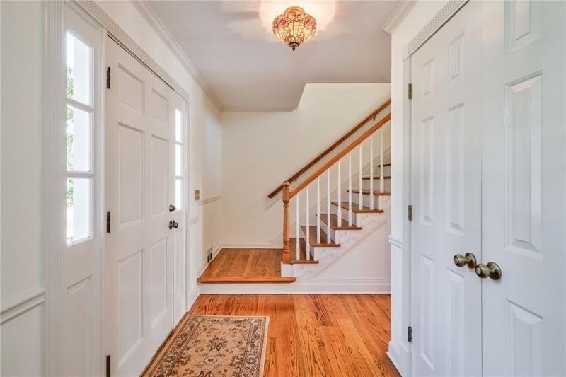 4010 Mansion Drive – photo 2