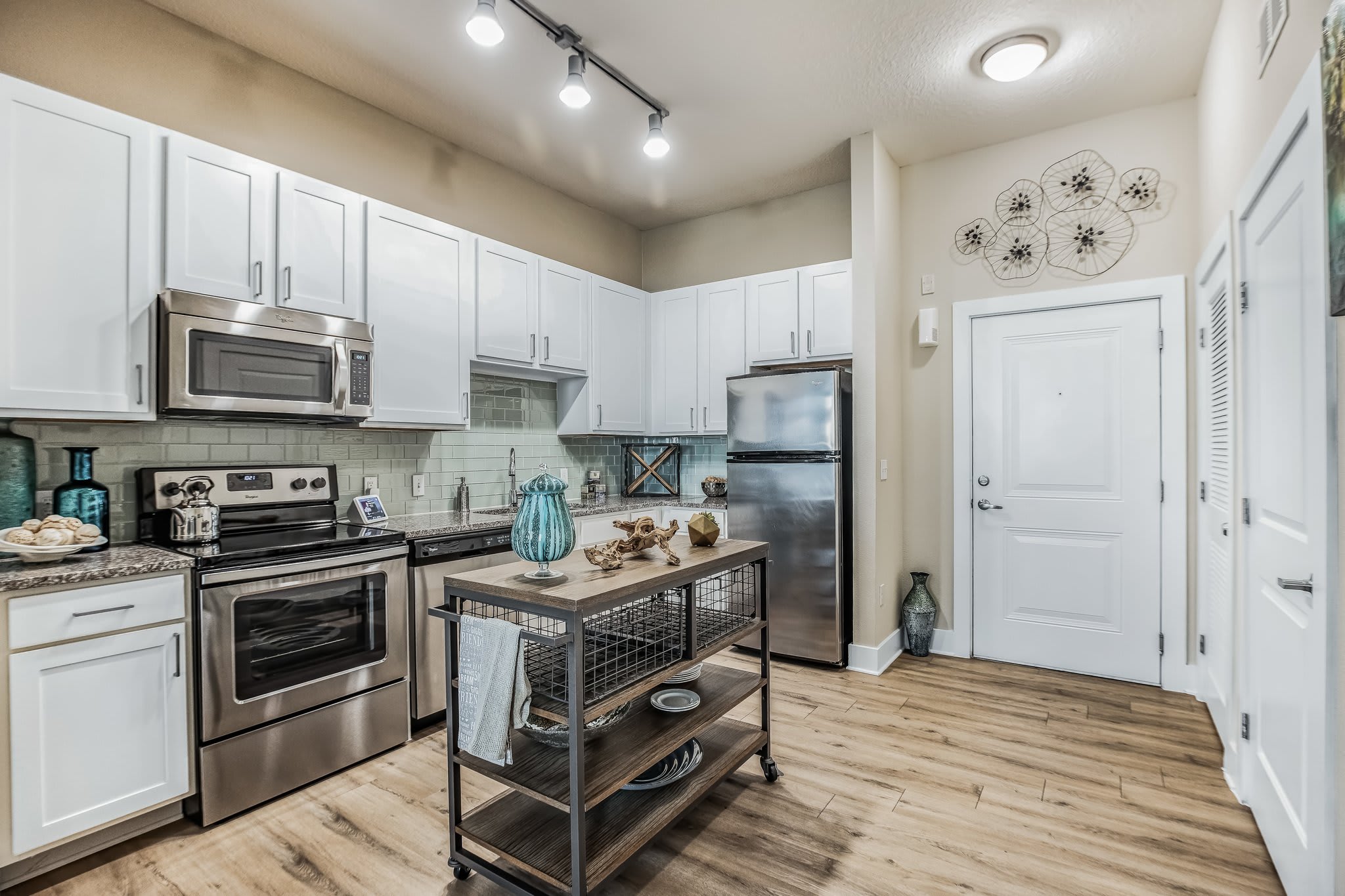 BluWater Apartments – photo 2