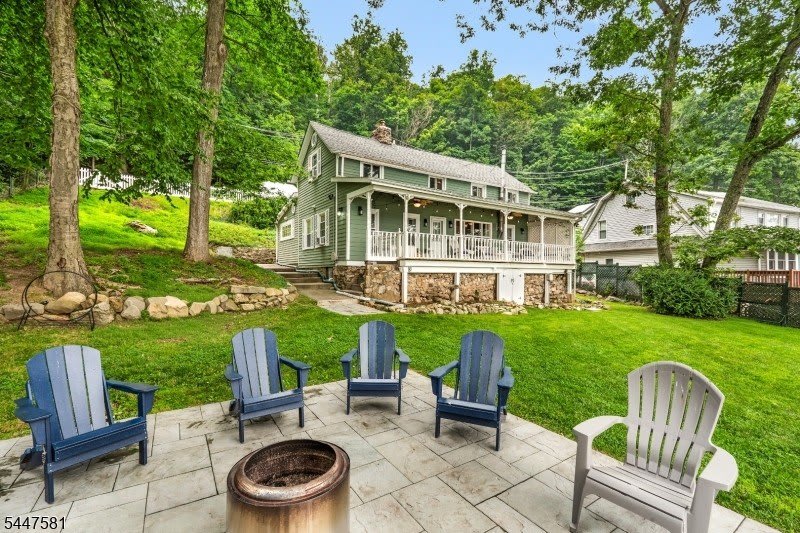 209 Hudson Ave – photo 3