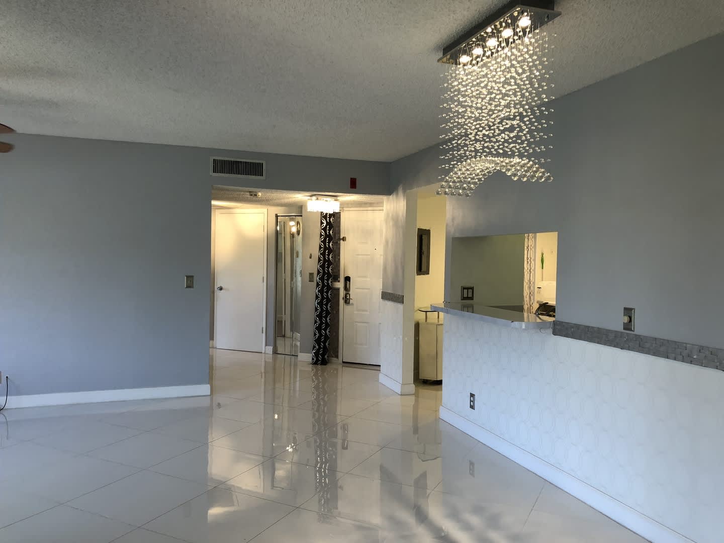 Stunning 3 bedroom 2 bathroom unit available now at Optima Village – photo 5