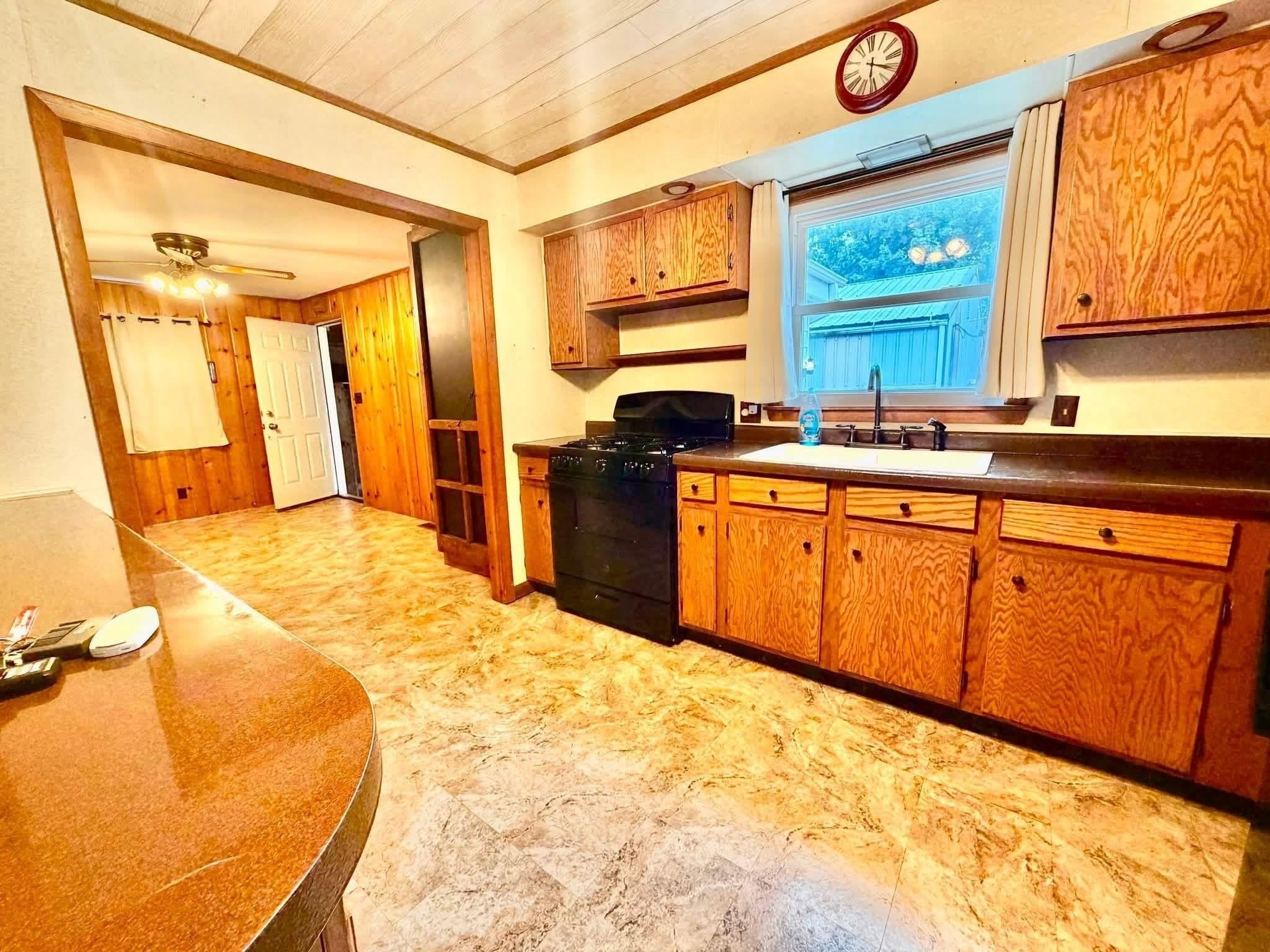 415 W Locust Street – photo 3