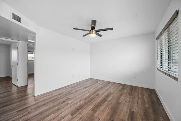 3135 East Fairmount Avenue – photo 3