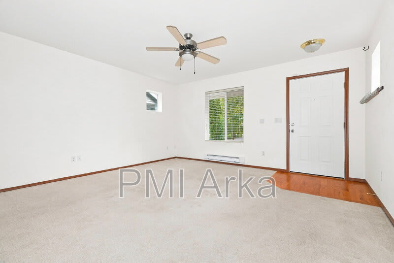 11048 Elliston Way NE – photo 3