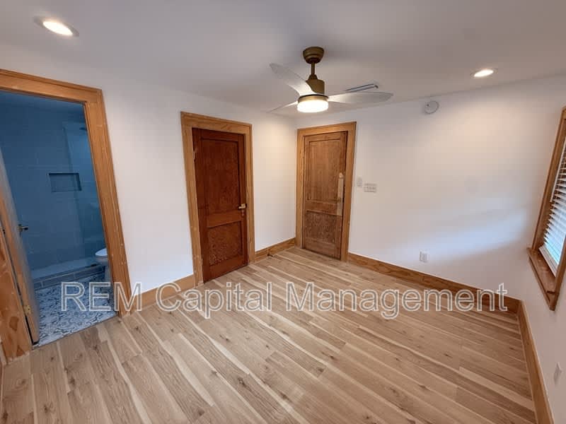 121 18th Ave N – photo 5