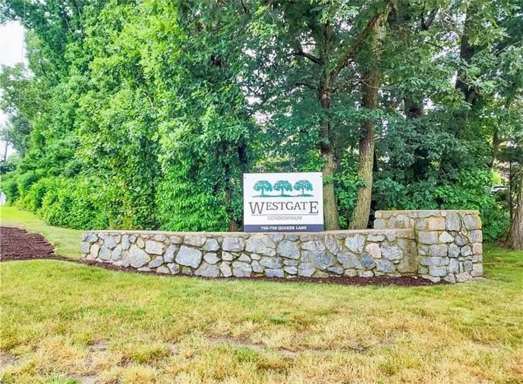 752 QUAKER Lane – photo 2