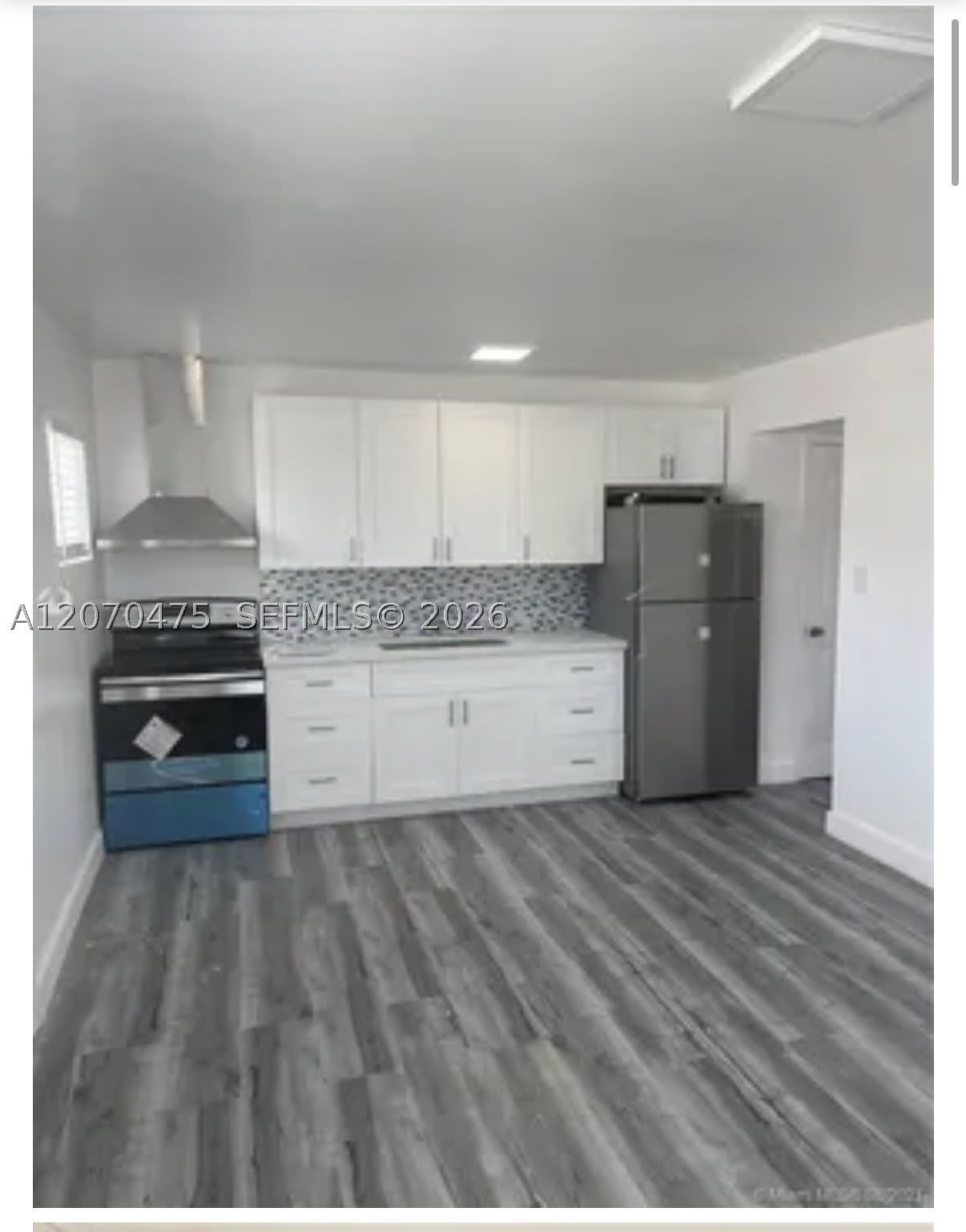 741 NW 4th St – photo 2