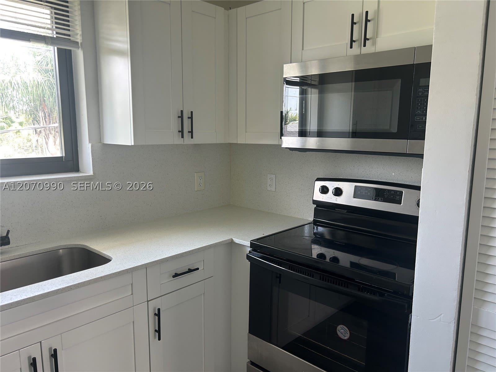 3417 NW 22nd Ave – photo 5