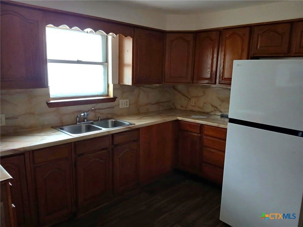 502 N Guadalupe Street – photo 4