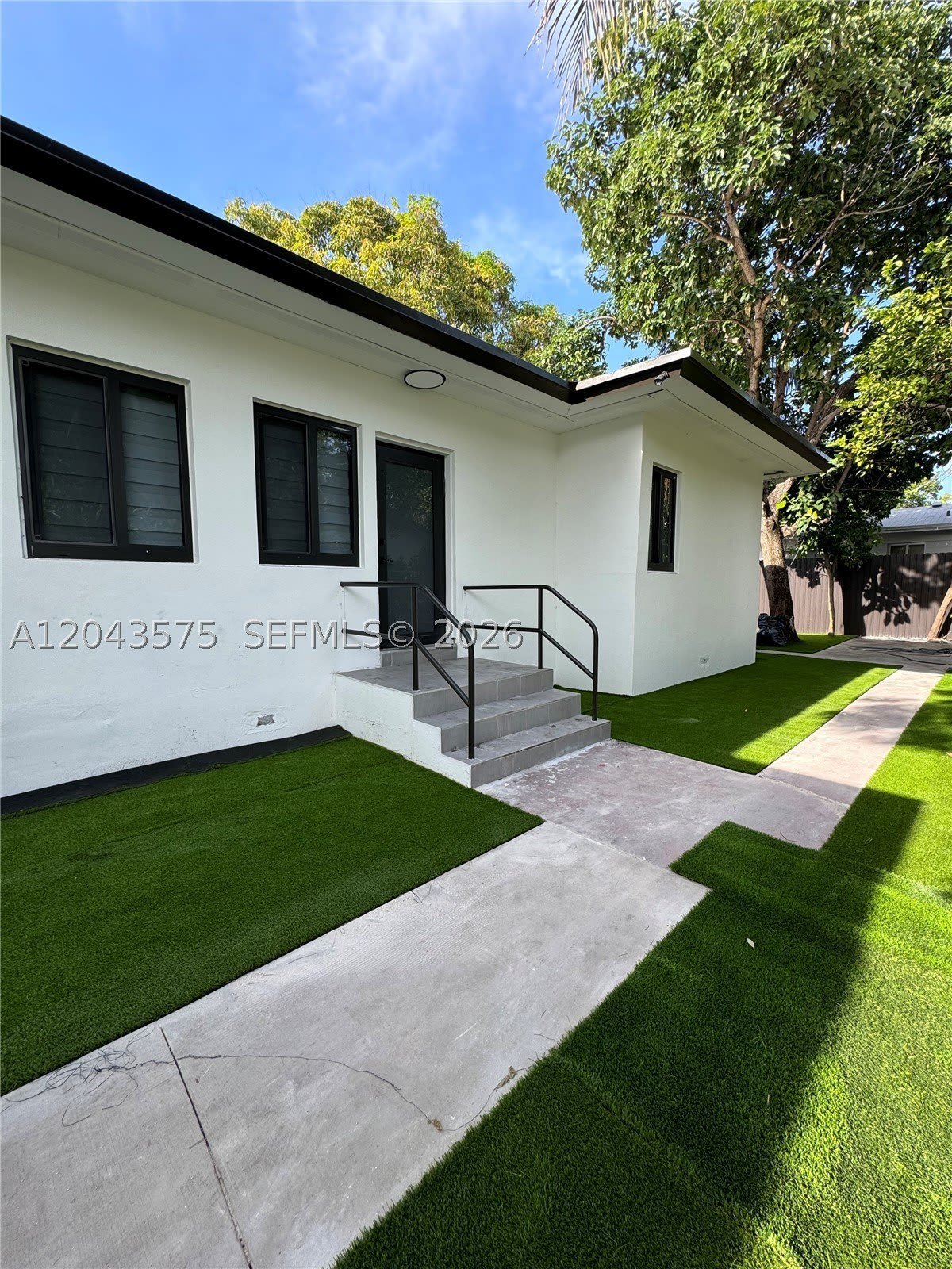 5521 Nw 1St Ave – photo 1