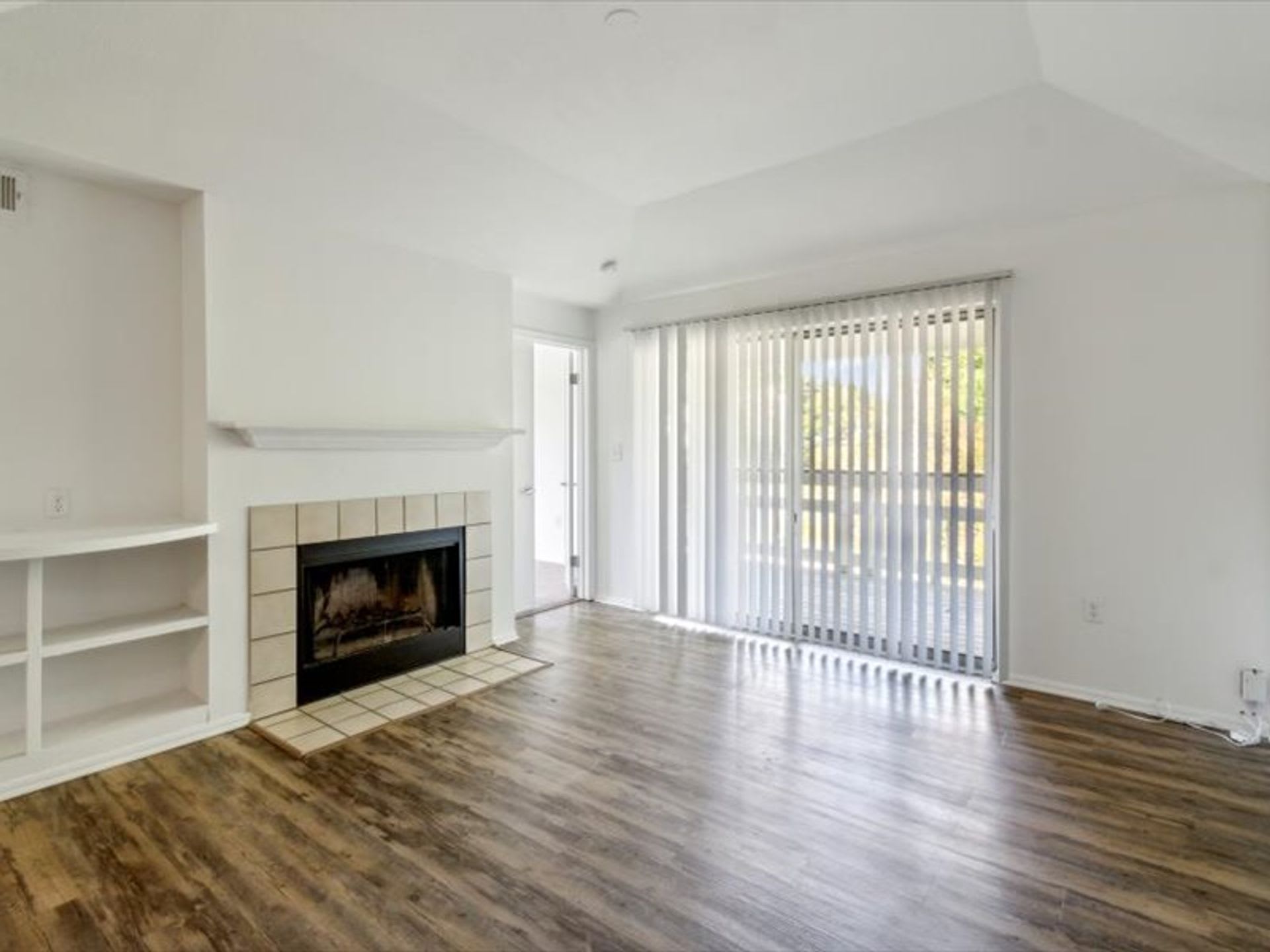 2725 W 3Rd St 1F – photo 5