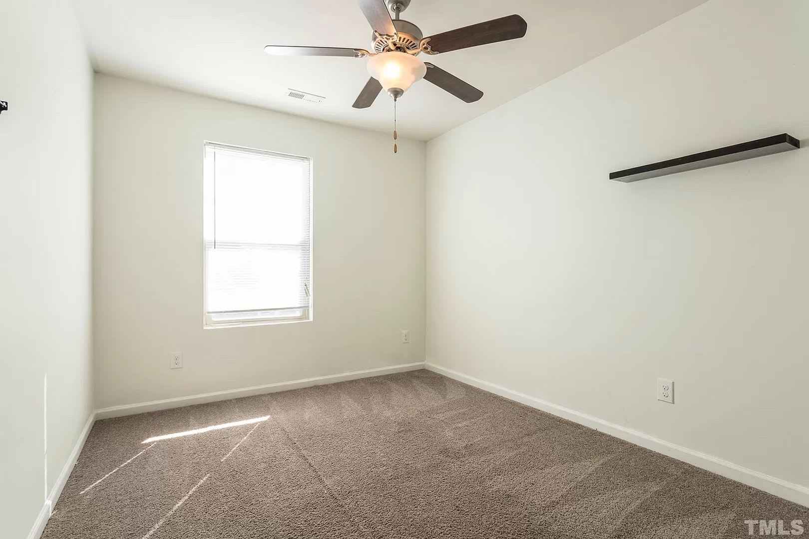 Room in 4 Bedroom Home at Warm Springs Ln – photo 4